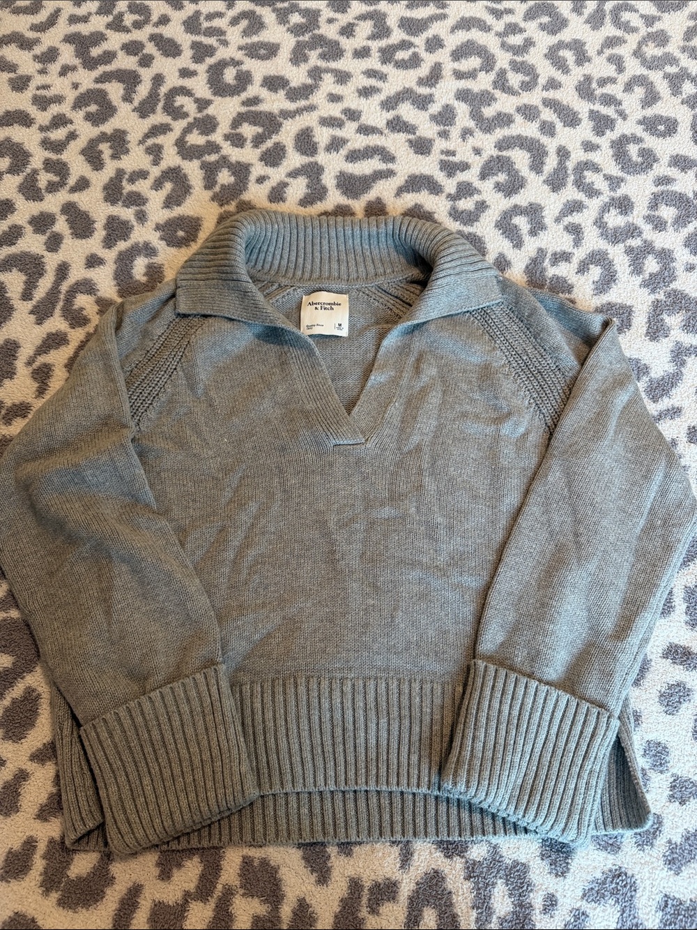 Abercrombie & Fitch Light Gray V-Neck Fold Collar Sweater